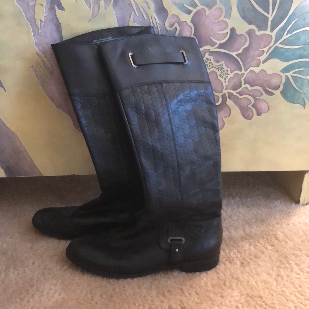 Knee high leather black boots